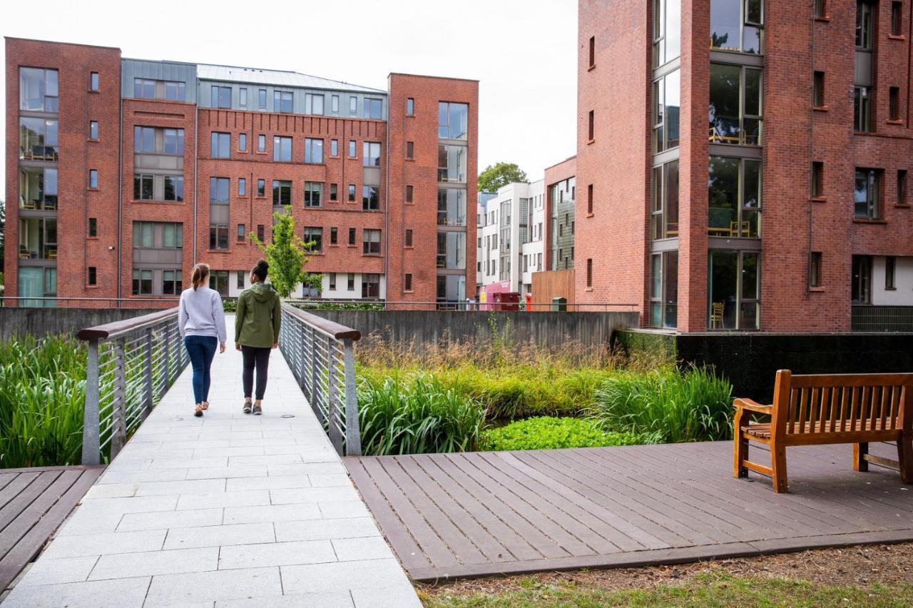 Trinity Hall - Suburban Accommodation Dublin Exterior foto